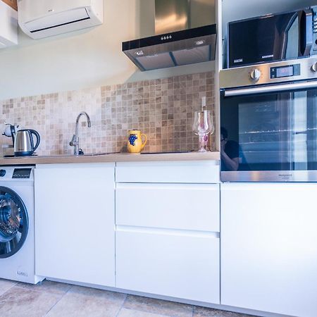 Gite "La Sainte-Croix", Traditional Provencal House For 8 People, Private Swimming-Pool, Air-Conditioner, Beautiful Scenery فيسون-لا-رومان المظهر الخارجي الصورة