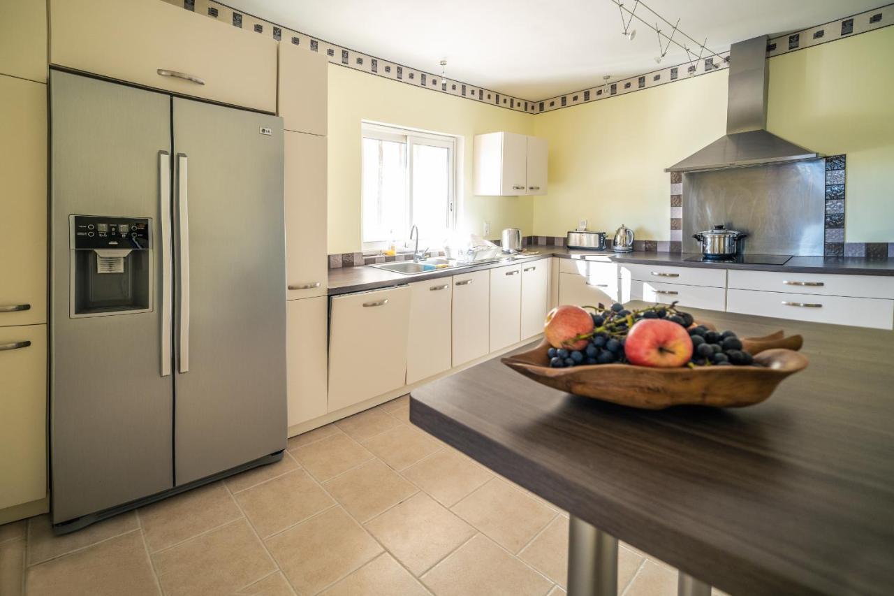 Gite "La Sainte-Croix", Traditional Provencal House For 8 People, Private Swimming-Pool, Air-Conditioner, Beautiful Scenery فيسون-لا-رومان المظهر الخارجي الصورة